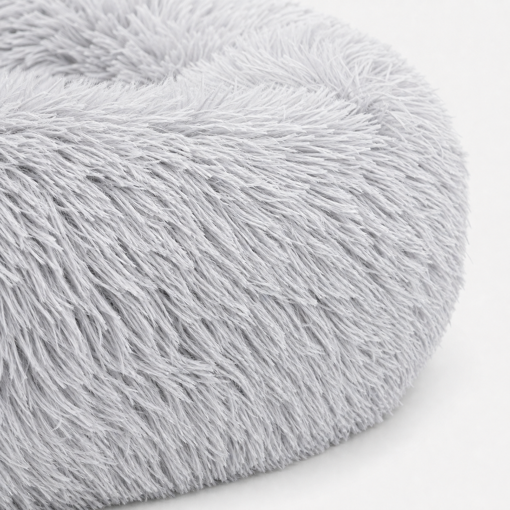 Flauschiges Hundebett – Detailansicht des Plüschs