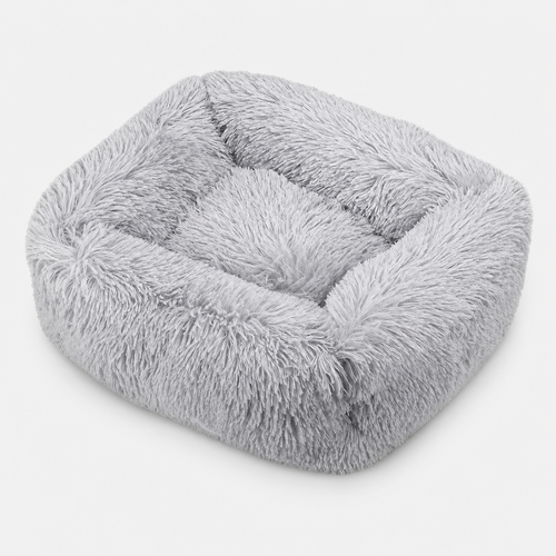 Flauschiges Hundebett in Hellgrau