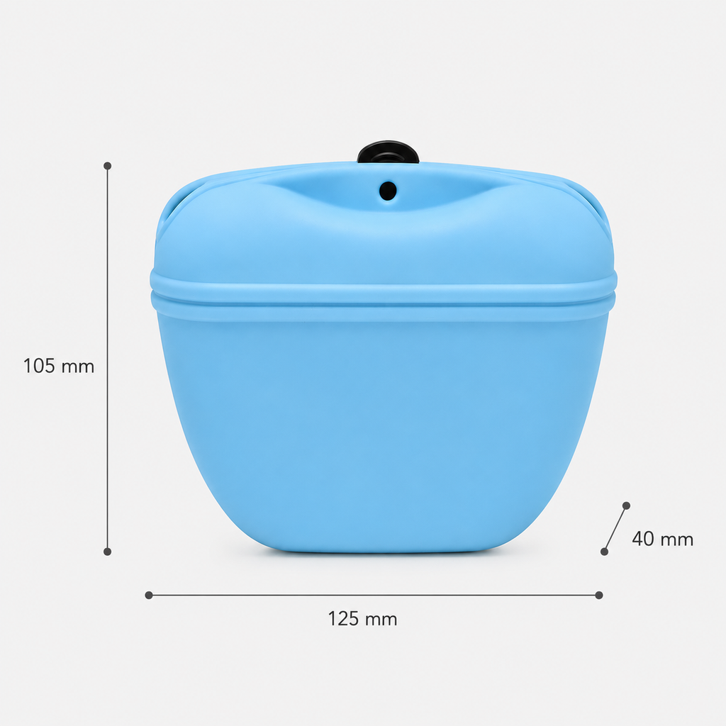 Maße der Leckerlie-Tasche: 125 mm breit, 105 mm hoch, 40 mm tief