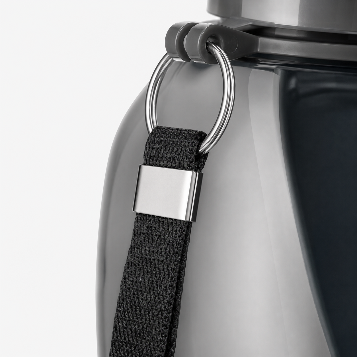 Trinkflasche 800 ml – Detailansicht der Trageschlaufe